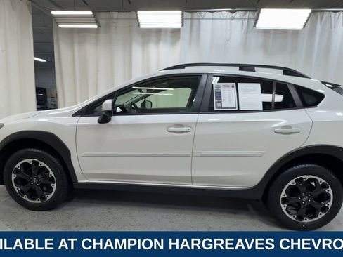 Used 2023 Subaru Crosstrek 2.0i Premium image 6