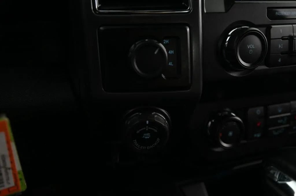 Used 2020 Ford F150 XLT w/ Equipment Group 302A Luxury AWD/4WD image 26