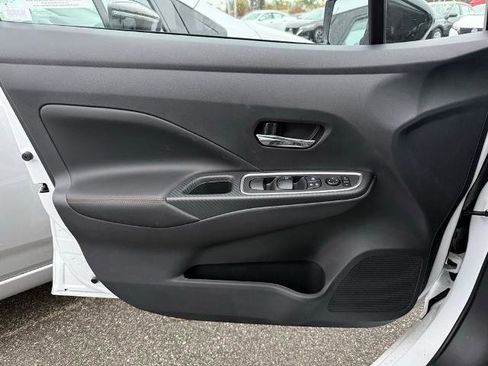 New 2025 Nissan Versa SR w/ Trunk Package image 18