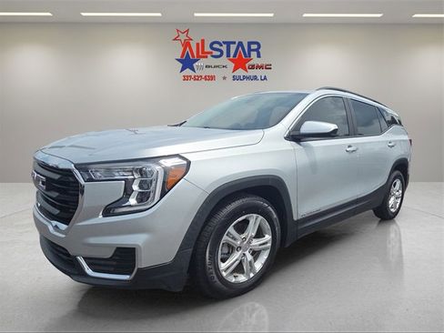 Used 2022 GMC Terrain SLE w/ Driver Convenience Package image 3