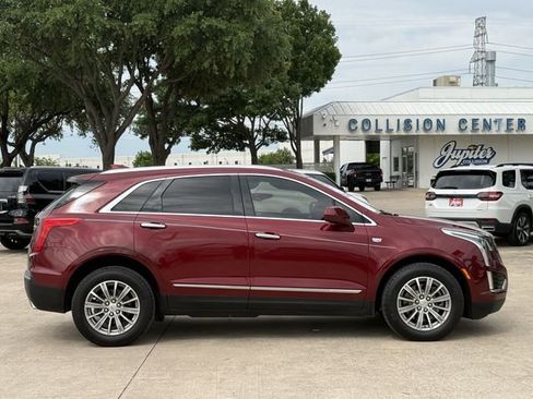 Used 2017 Cadillac XT5 Luxury w/ Driver Awareness Package FWD image 3