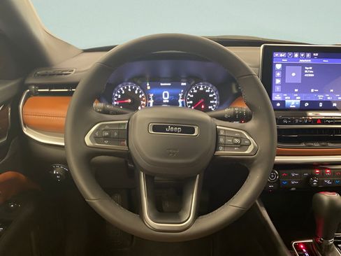 Used 2025 Jeep Compass Limited AWD/4WD image 15