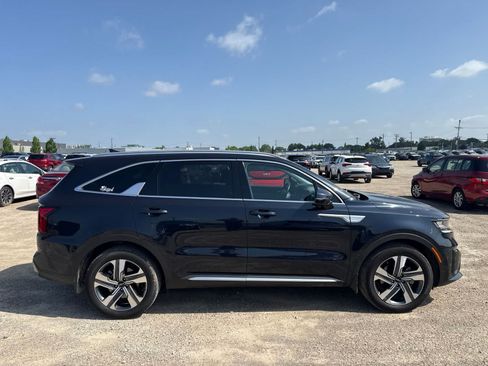 Used 2023 Kia Sorento EX AWD/4WD image 9