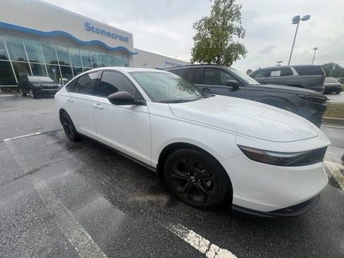 Used 2025 Honda Accord SE image 3