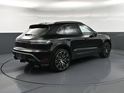 Certified 2023 Porsche Macan S AWD/4WD image 8