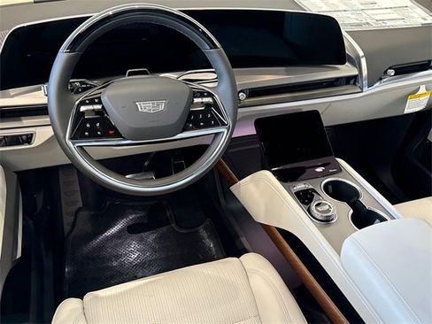 New 2026 Cadillac Vistiq Sport image 6