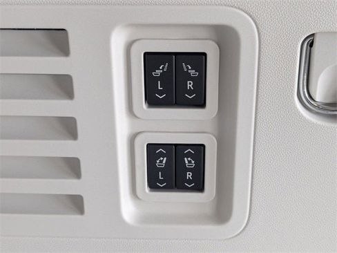 New 2026 Buick Enclave Avenir w/ Super Cruise Package image 32