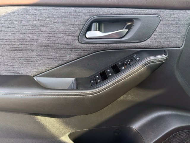 Used 2021 Nissan Rogue SV FWD image 22