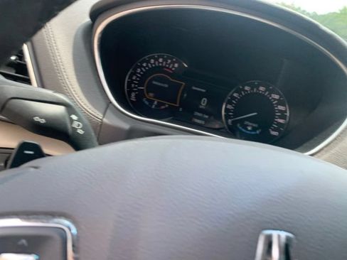 Used 2018 Lincoln MKX Reserve FWD image 11