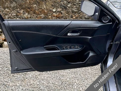 Used 2015 Honda Accord EX image 16