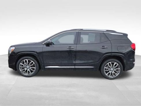 Used 2023 GMC Terrain Denali w/ Denali Premium Package image 9