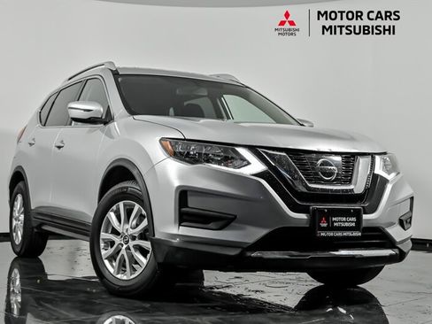 Used 2017 Nissan Rogue SV AWD/4WD image 1