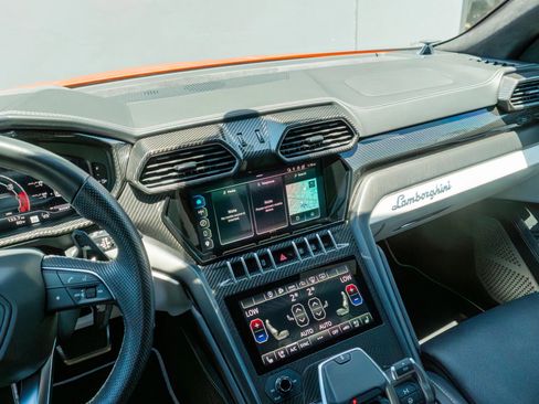 Used 2023 Lamborghini Urus S AWD/4WD image 65