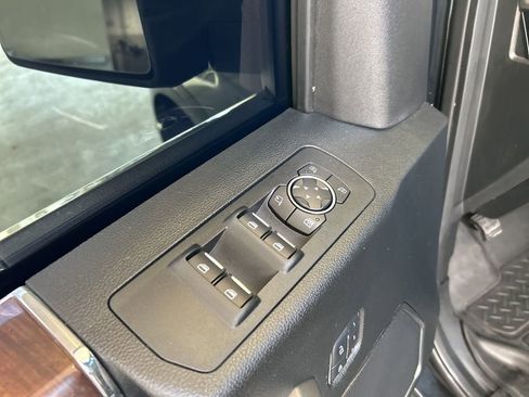 Used 2015 Ford F150 Platinum w/ Equipment Group 701A Luxury image 46