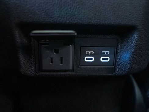 Certified 2025 Toyota Tacoma TRD Off-Road image 40