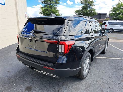 New 2026 Ford Explorer Active w/ Active Comfort Package image 6