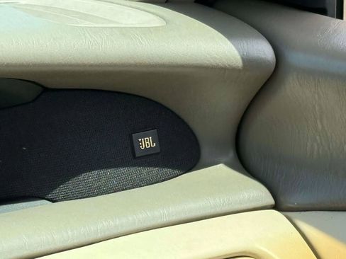 Used 2003 Toyota Avalon XLS image 9