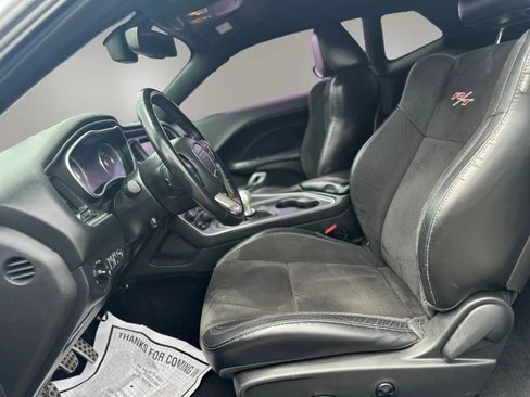 Used 2015 Dodge Challenger R/T Scat Pack w/ Leather Interior Group RWD image 11