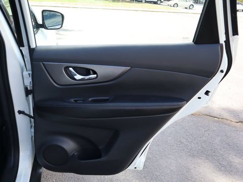 Used 2015 Nissan Rogue S AWD/4WD image 25