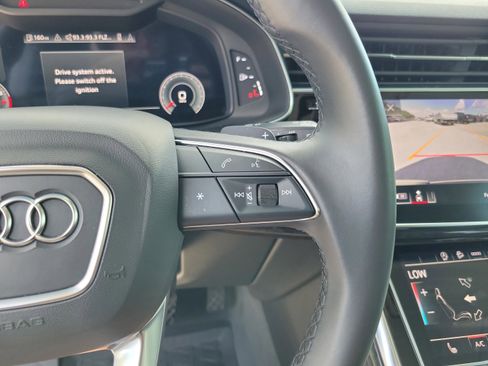 Used 2022 Audi Q7 Premium Plus image 10