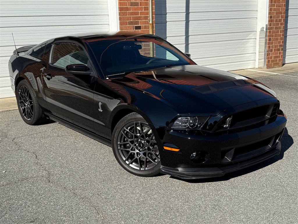 Used 2014 Ford Mustang Shelby GT500 w/ Equipment Group 821A RWD image 25