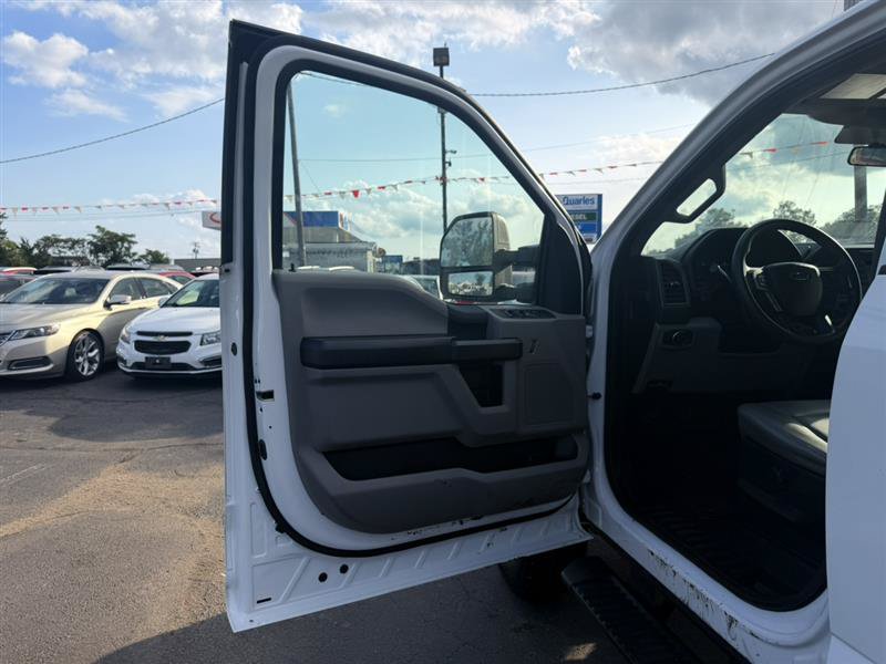 Used 2017 Ford F250 XL w/ Power Equipment Group AWD/4WD image 16