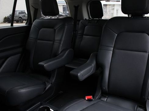 New 2026 Lincoln Aviator AWD image 21