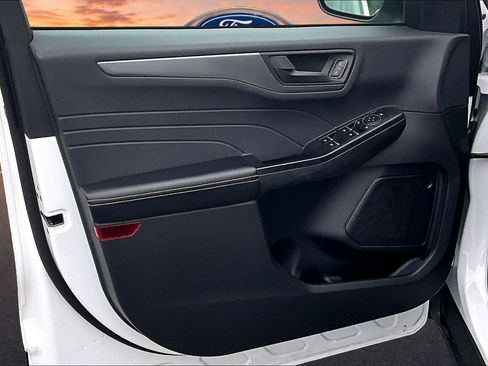 Certified 2024 Ford Escape Active AWD/4WD image 23