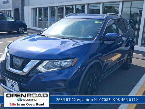 Used 2017 Nissan Rogue S w/ Appearance Package AWD/4WD image 3