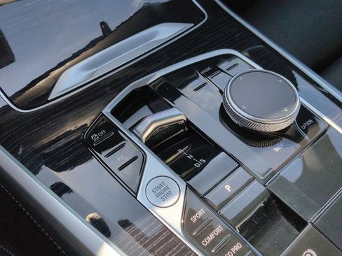 Used 2026 BMW X5 sDrive40i w/ M Sport Package image 18