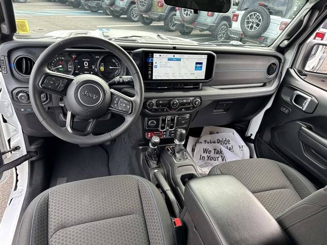 Used 2024 Jeep Wrangler Unlimited Rubicon 4xe AWD/4WD image 9