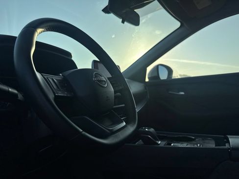Certified 2025 Nissan Rogue SV FWD image 37