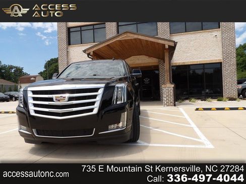 Used 2017 Cadillac Escalade ESV Luxury image 1