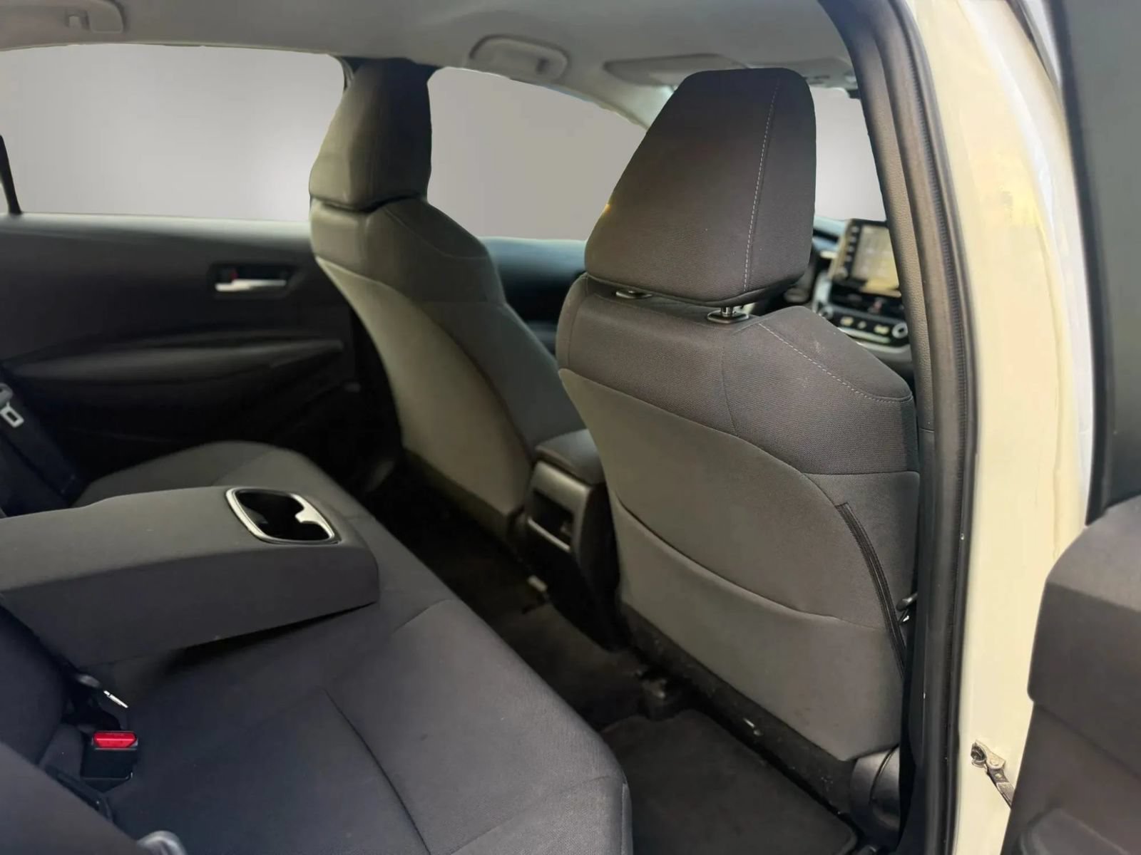 Used 2021 Toyota Corolla LE FWD image 39