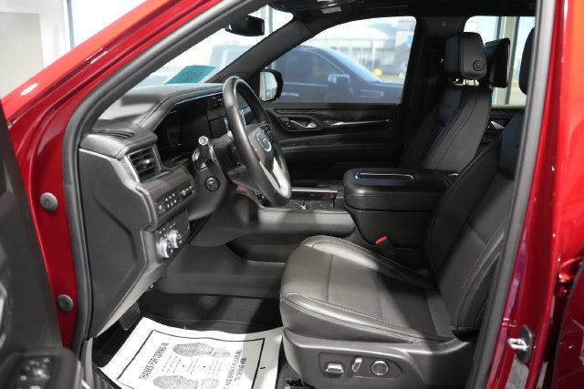 Used 2023 GMC Yukon XL Denali AWD/4WD image 13