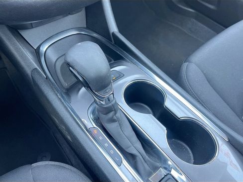 Used 2025 Chevrolet Malibu LT FWD image 16