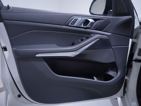 Used 2026 BMW X5 xDrive40i w/ M Sport Package image 16