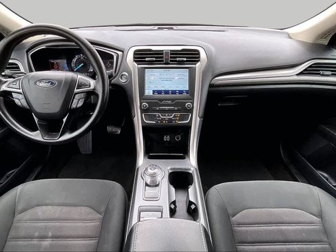 Used 2020 Ford Fusion SE FWD image 15