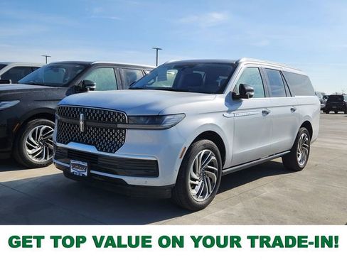 Used 2025 Lincoln Navigator L Reserve image 1
