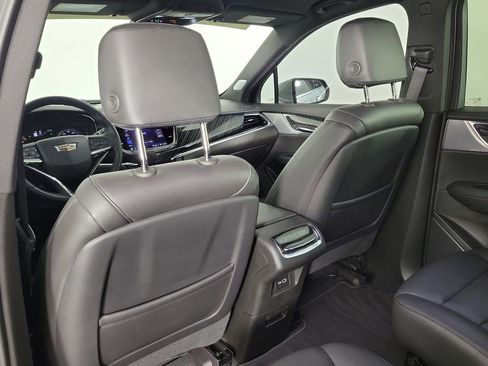 Used 2025 Cadillac XT6 Premium Luxury FWD image 12