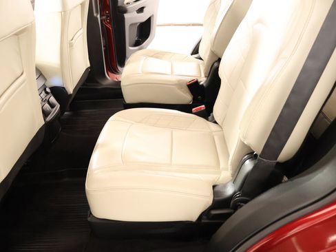 Used 2019 Ford Explorer Platinum AWD/4WD image 13