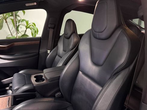 Used 2019 Tesla Model X 75D image 10