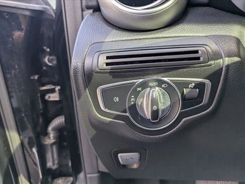 Used 2021 Mercedes-Benz GLC 300 image 21