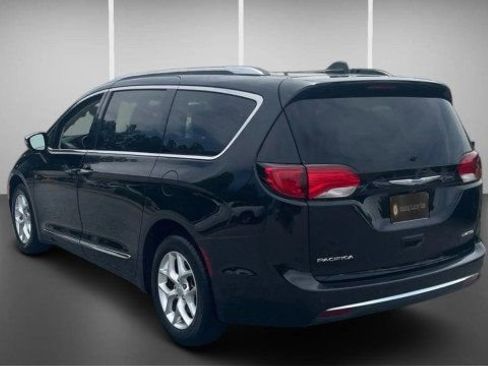 Used 2020 Chrysler Pacifica Limited FWD image 8