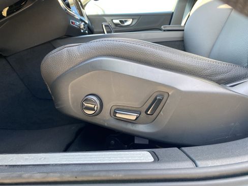 Used 2025 Volvo V60 B5 Cross Country Plus image 26