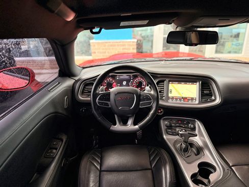 Used 2022 Dodge Challenger SRT Hellcat w/ Plus Package RWD image 36