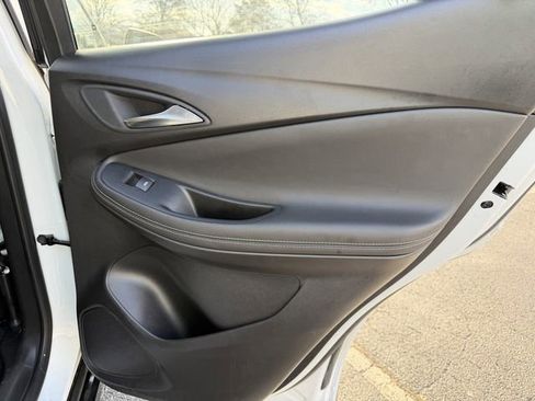 Used 2024 Buick Encore GX Sport Touring FWD image 23