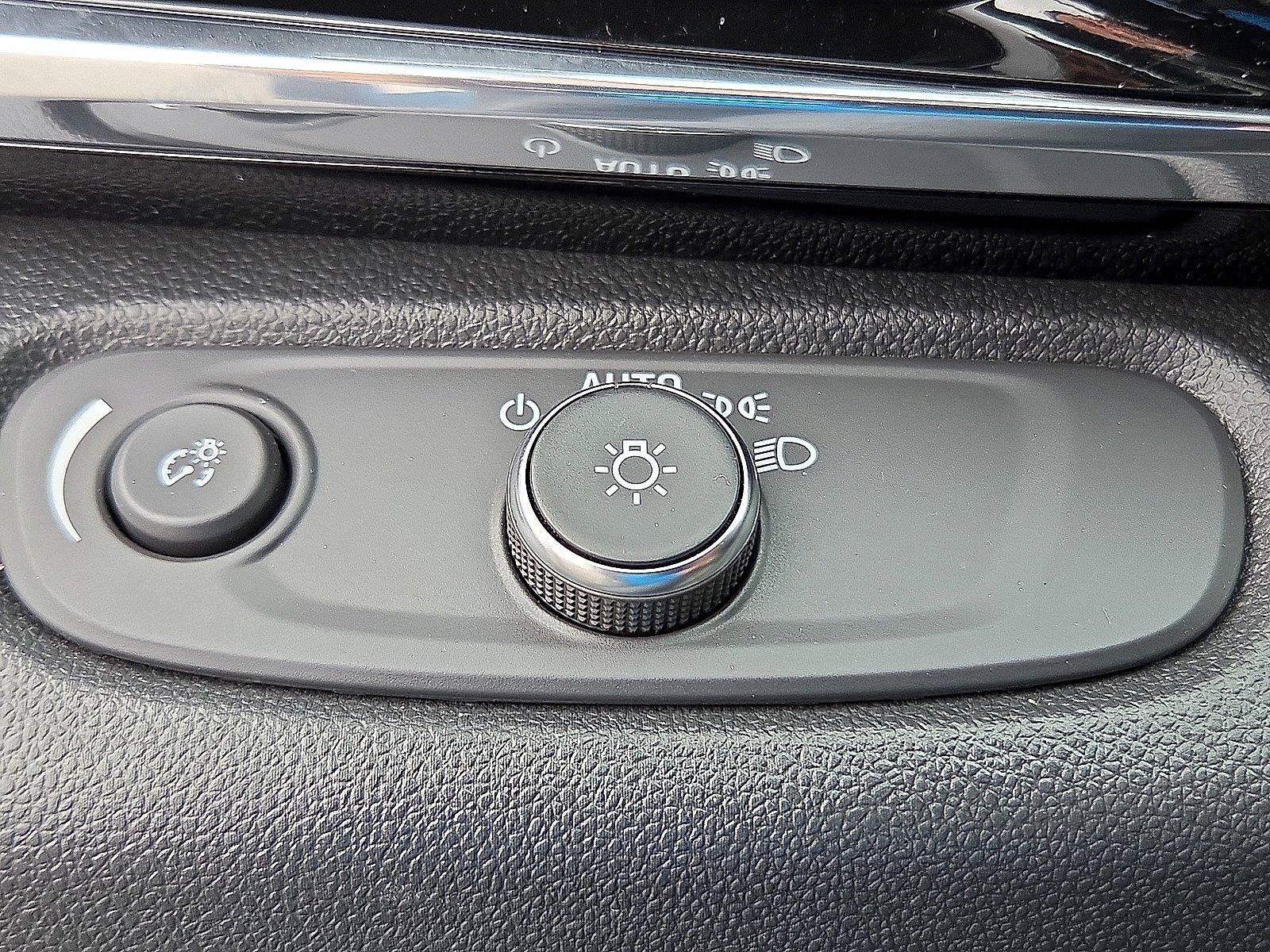 Used 2025 Buick Envista Sport Touring FWD image 24
