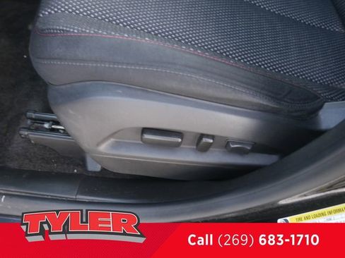 Used 2016 Chevrolet Equinox LT w/ Convenience Package image 25