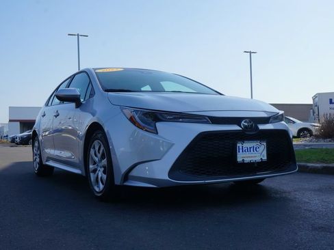 Used 2022 Toyota Corolla LE FWD image 1